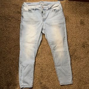 Plus Light Wash Mid Rise Skinny Jeans